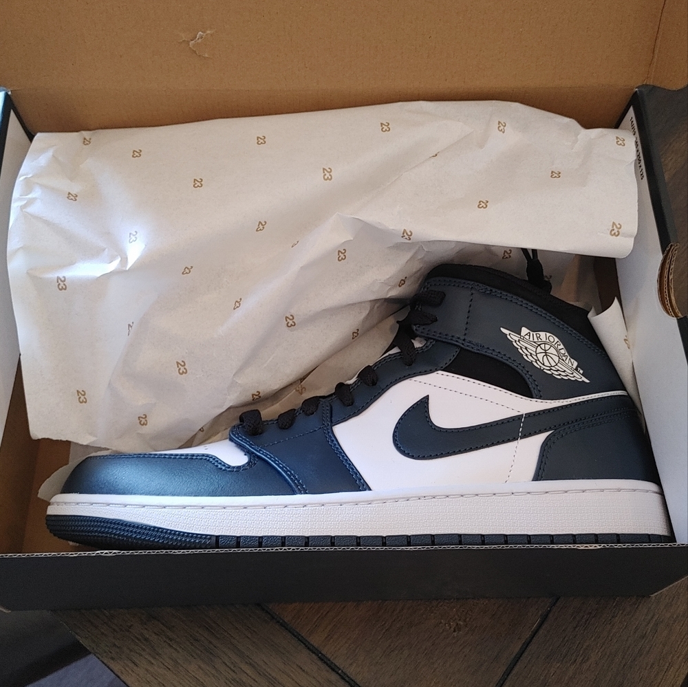 Air Jordan 1 Mid